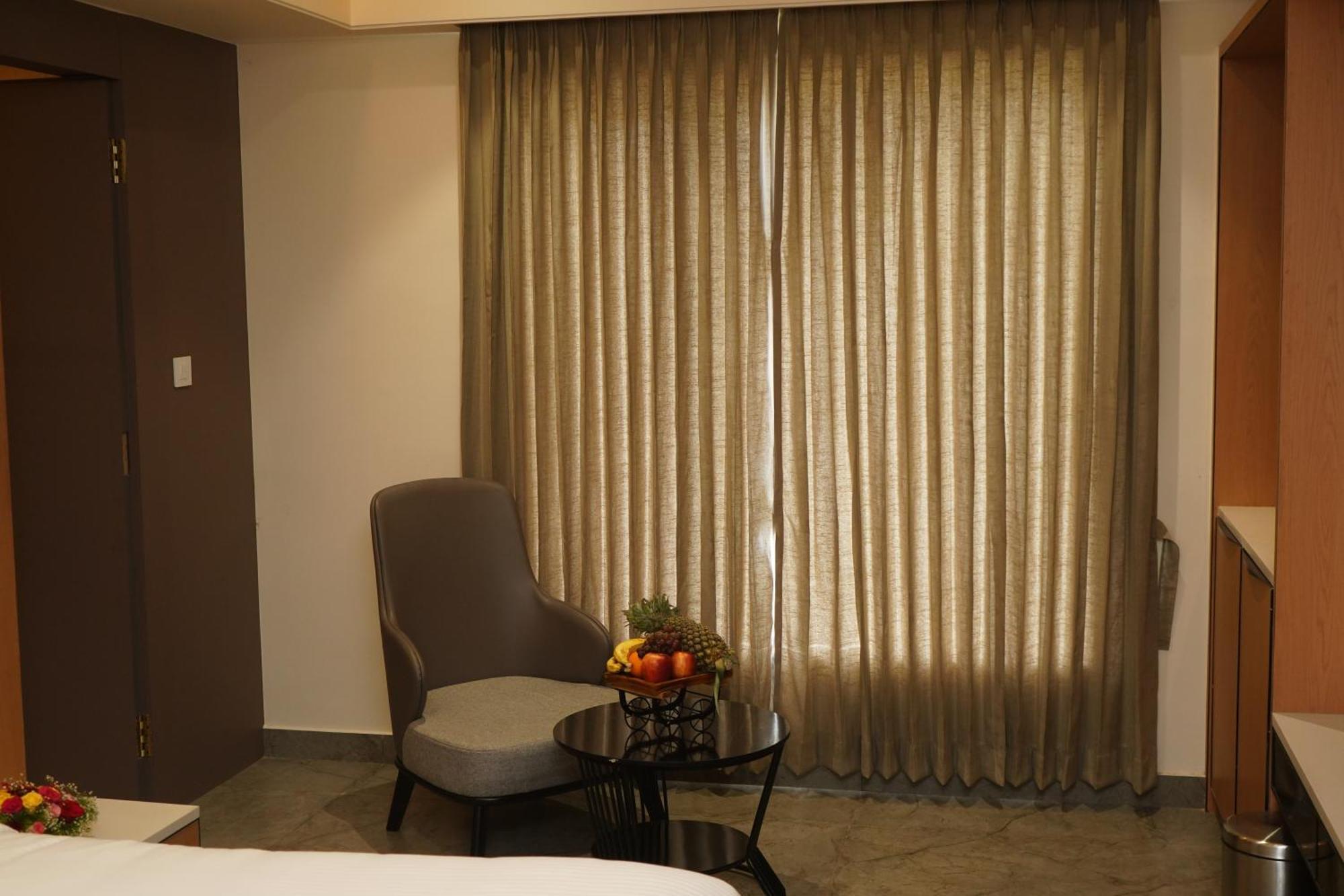 ולורה Vantara Suites מראה חיצוני תמונה